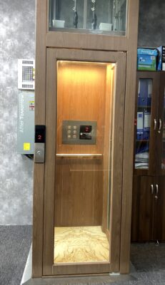 z5642094380797 5f9ddc824a86c3ce43b094026a44cefc Thang máy gia đình kích thước nhỏ