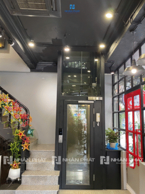 15 Thang máy cửa mở vuông góc